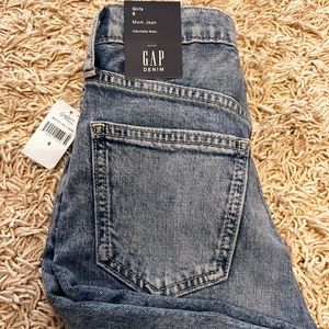 Gap kids Girls high rise mom jeans size 8